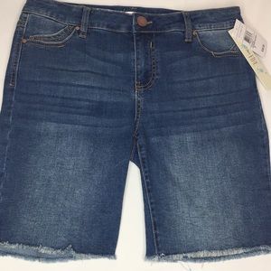 Love Fire Cut Off look shorts Size 7